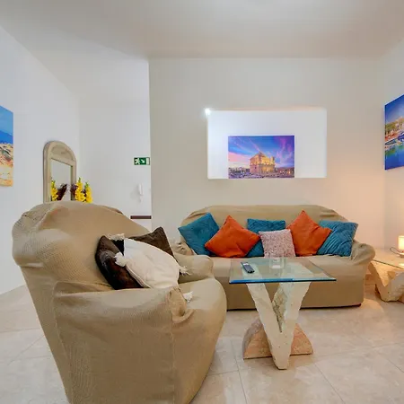 Traditional Maltese Escape With Rooftop Terrace By 360 Estates * Dingli