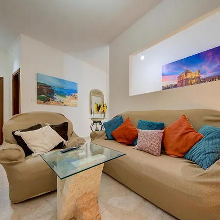 Traditional Maltese Escape With Rooftop Terrace By 360 Estates *