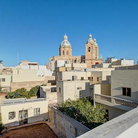 Traditional Maltese Escape With Rooftop Terrace By 360 Estates *