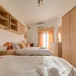 Traditional Maltese Escape With Rooftop Terrace By 360 Estates