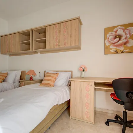 Traditional Maltese Escape With Rooftop Terrace By 360 Estates Dingli