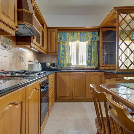 Apartment Traditional Maltese Escape With Rooftop Terrace By 360 Estates Dingli