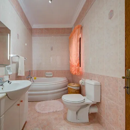 Traditional Maltese Escape With Rooftop Terrace By 360 Estates *