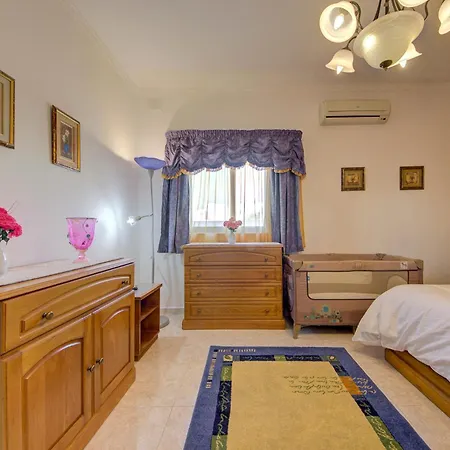 Traditional Maltese Escape With Rooftop Terrace By 360 Estates Dingli