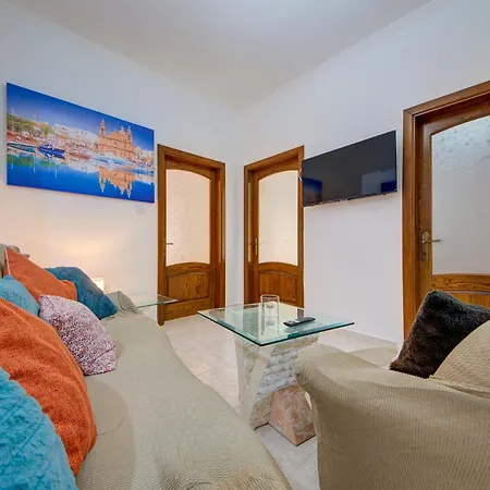 Apartment Traditional Maltese Escape With Rooftop Terrace By 360 Estates *