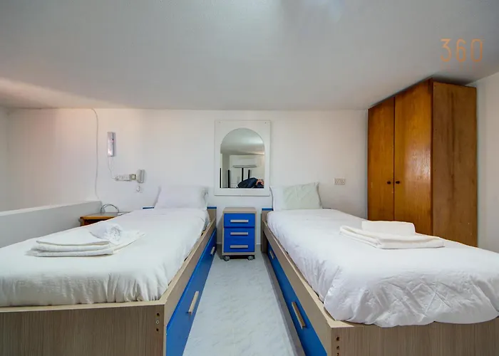 Traditional Maltese Escape With Rooftop Terrace By 360 Estates アパート Dingli