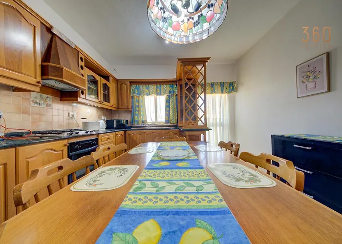 Traditional Maltese Escape With Rooftop Terrace By 360 Estates Dingli