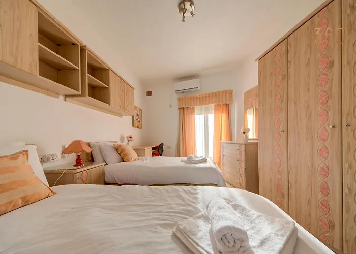 Traditional Maltese Escape With Rooftop Terrace By 360 Estates