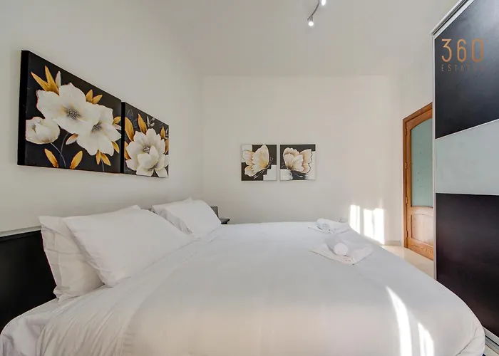 Traditional Maltese Escape With Rooftop Terrace By 360 Estates アパート Dingli