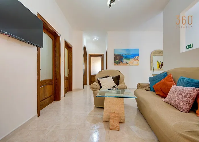 Traditional Maltese Escape With Rooftop Terrace By 360 Estates 아파트