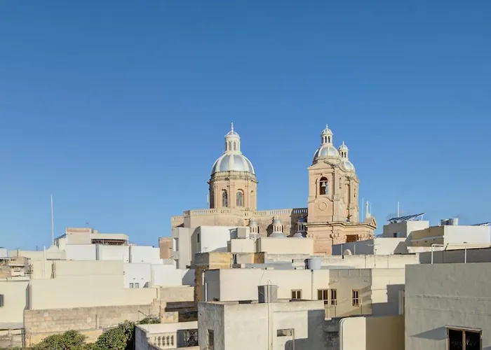Traditional Maltese Escape With Rooftop Terrace By 360 Estates *